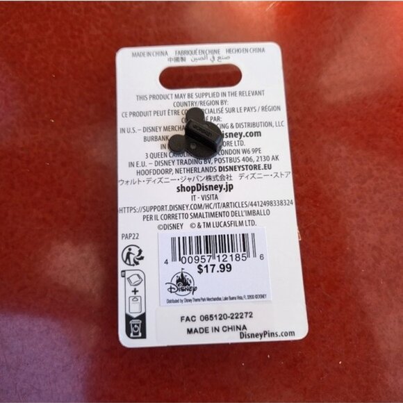 Disney Parks Star Wars Din Djarin and Grogu: The Mandalorian Limited 122025 - Picture 3 of 3